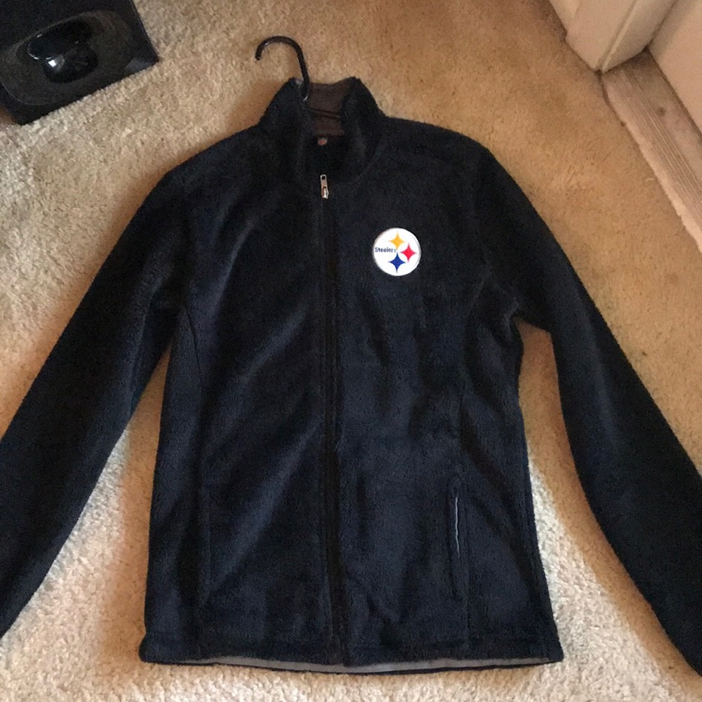 Girls XL Steelers zip up.